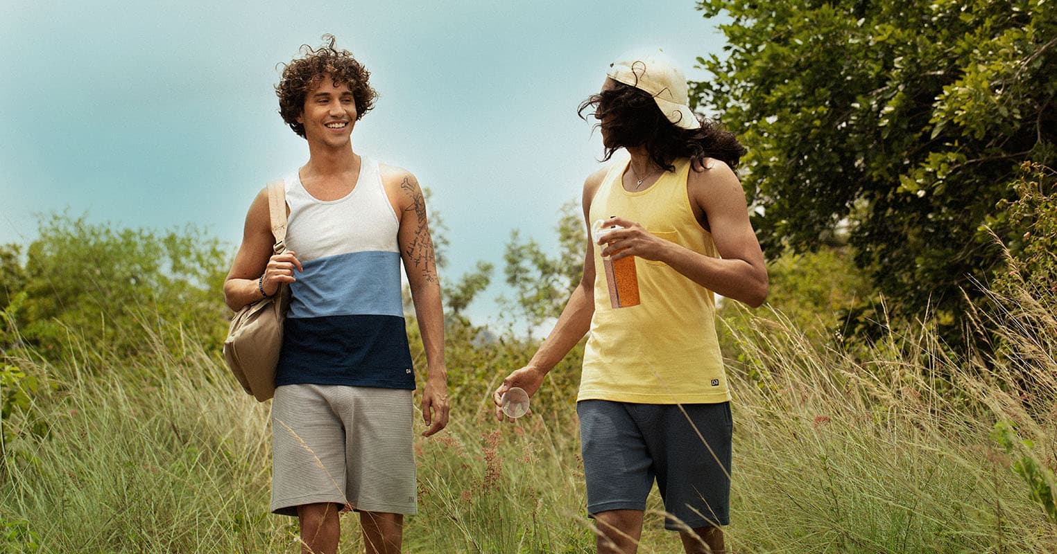 How can you style summer outfits for men?